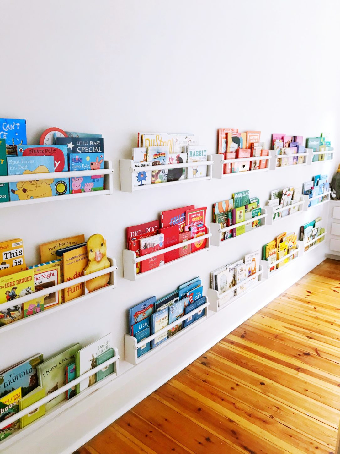 DIY Kids Book Shelf
 Kids bookshelf DIY