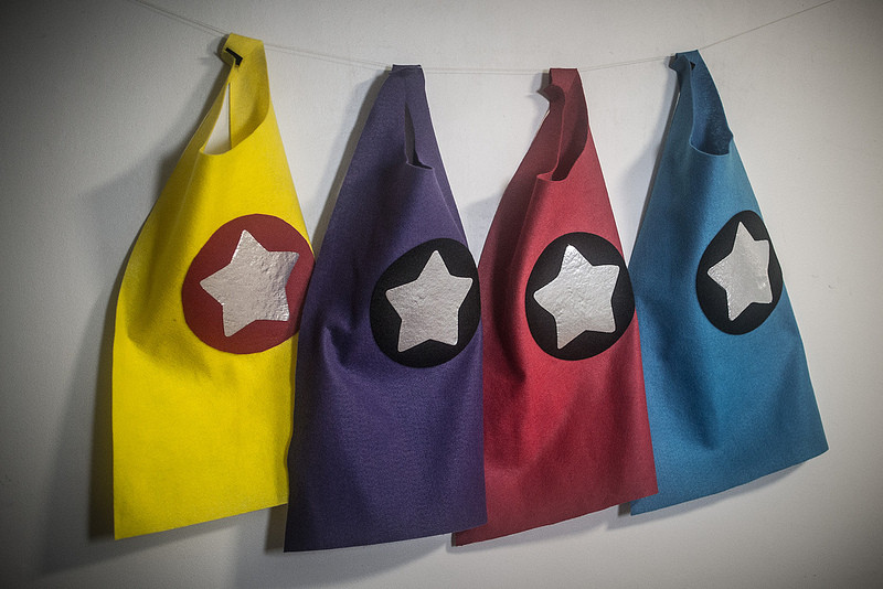 DIY Kids Cape
 toddler no sew superhero cape tutorial cardicips