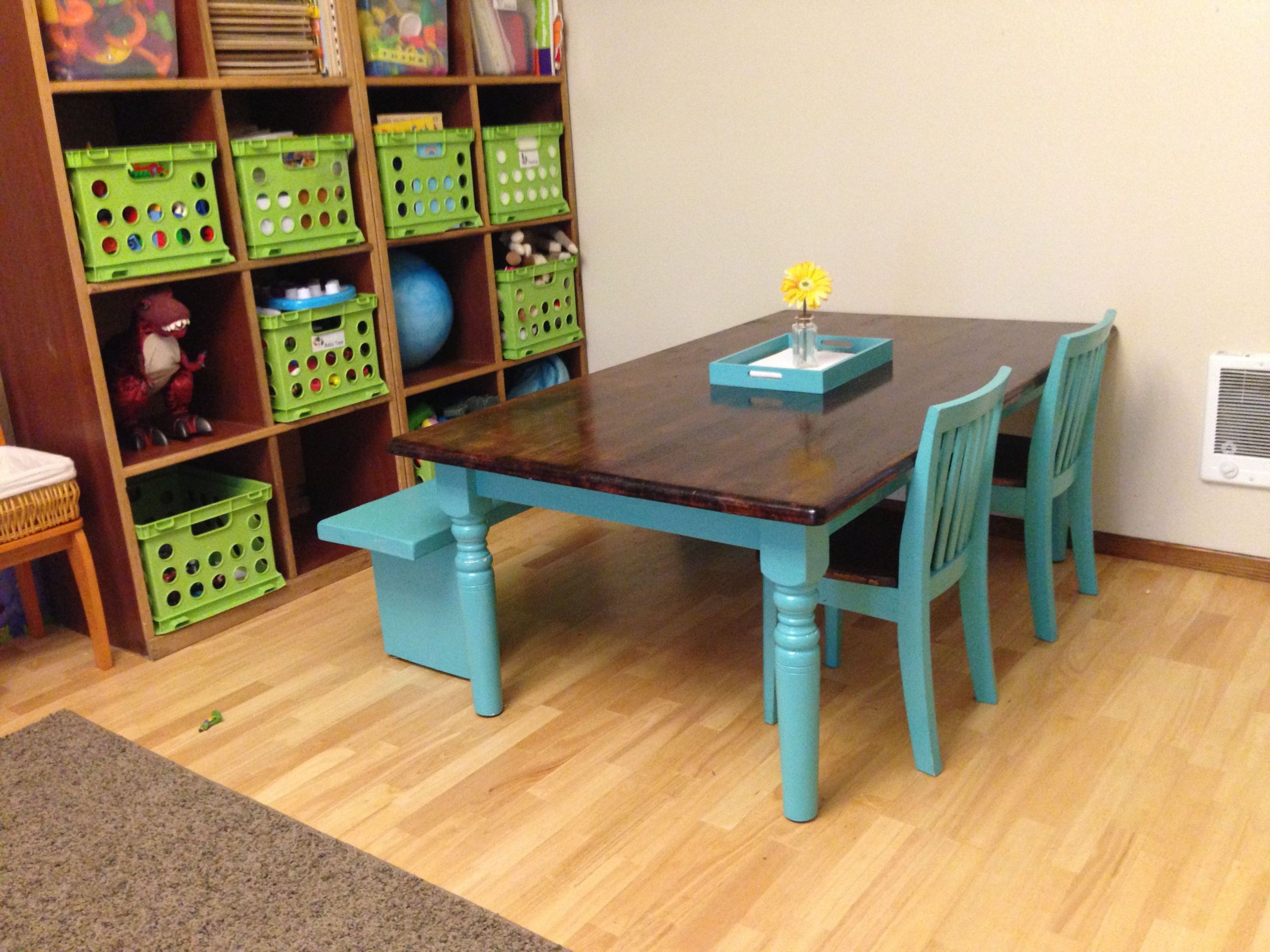 DIY Kids Play Table
 Playroom table DIY