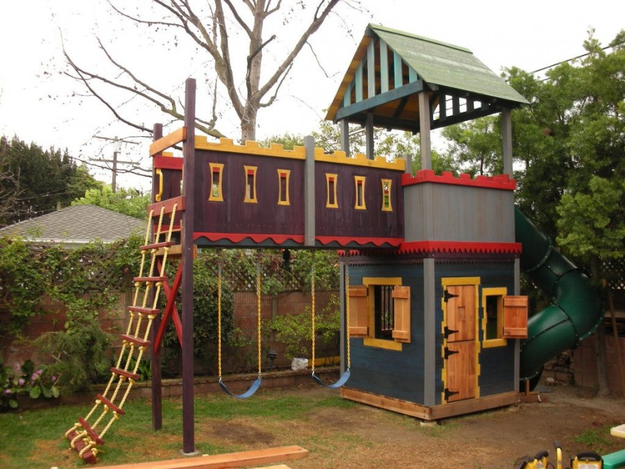 DIY Kids Playhouses
 16 DIY Playhouses Your Kids Will Love to Play In – The