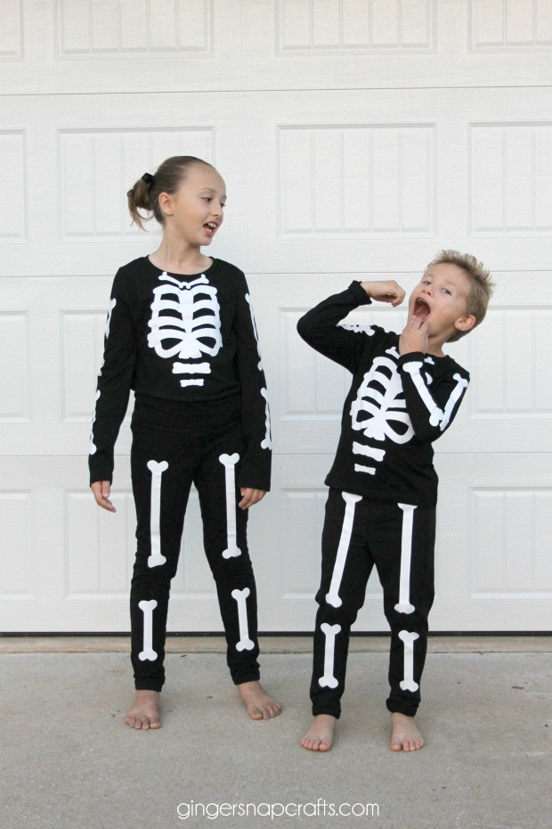 DIY Kids Skeleton Costume
 Easy DIY Skeleton Costume I Dig Pinterest