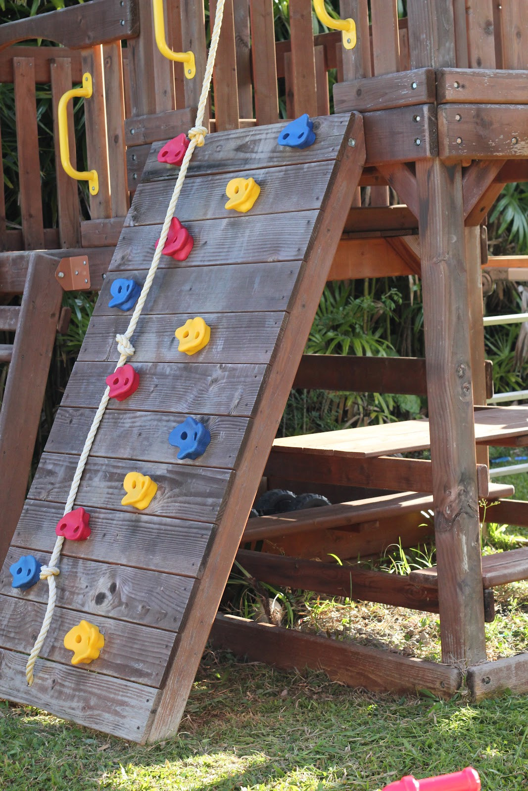 DIY Kids Swing
 DIY Wood Staining a Kids Swing Set