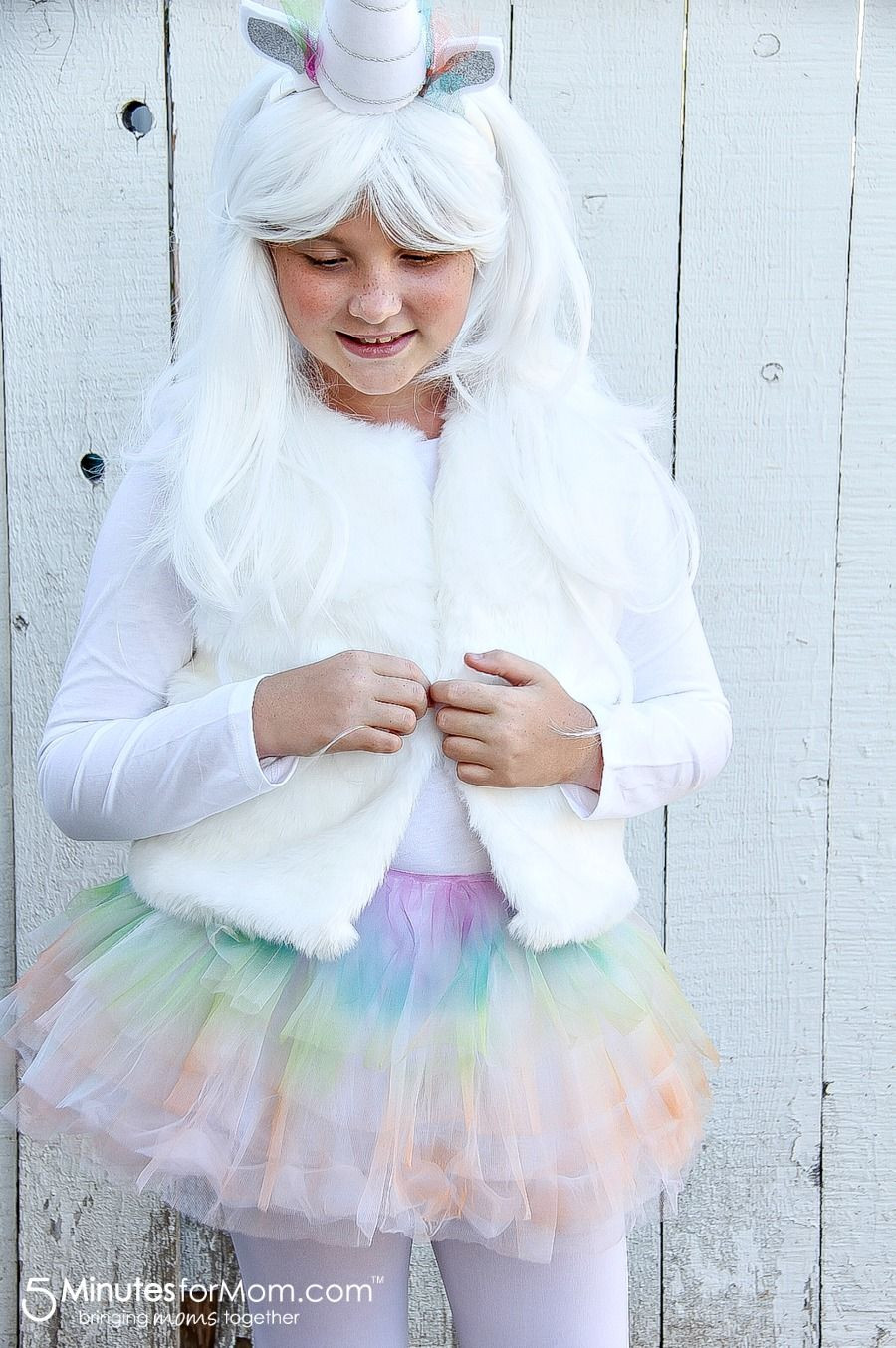 DIY Kids Unicorn Costume
 How To Make an Easy Unicorn Costume for Kids