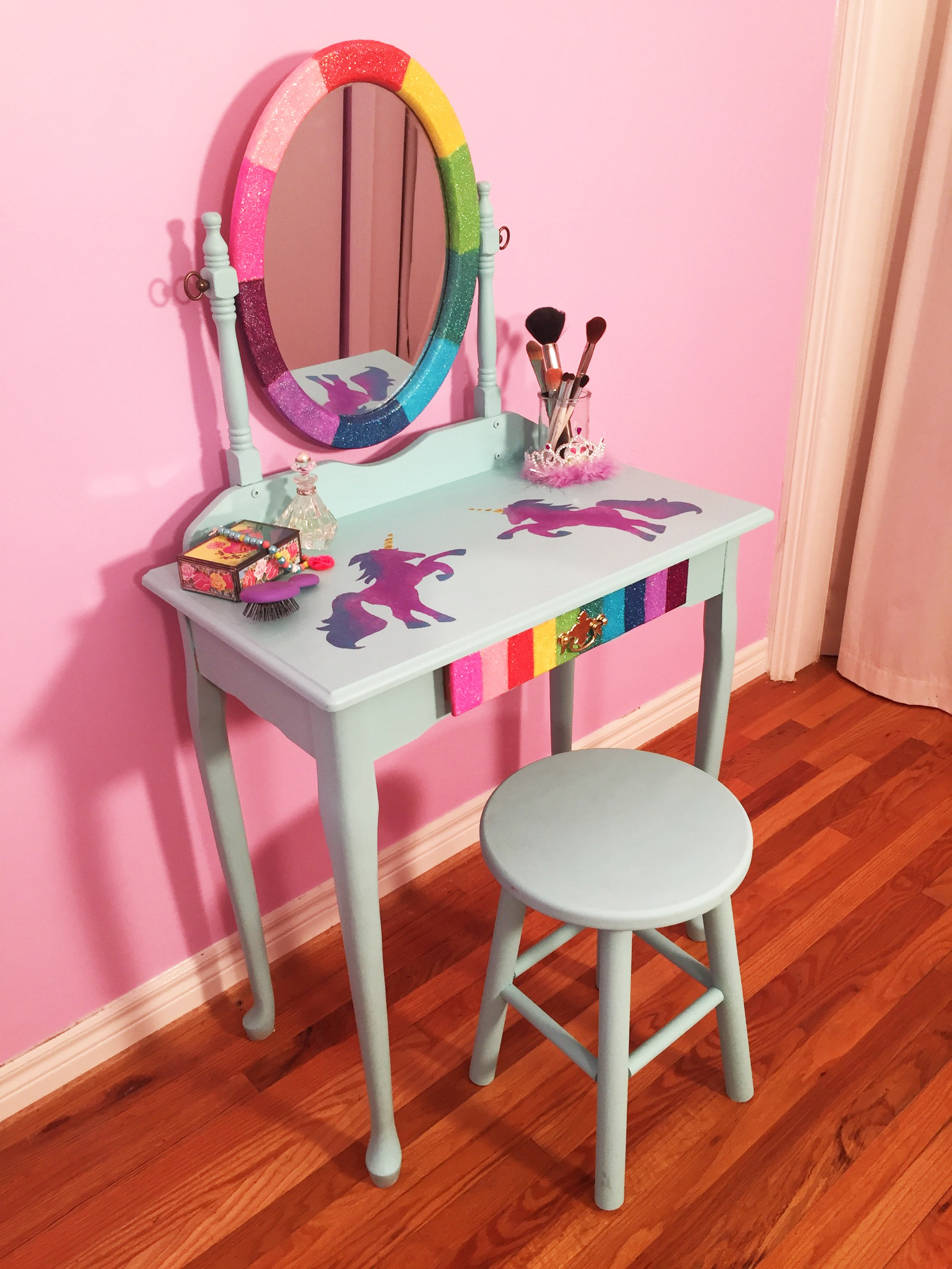 Diy Kids Vanity
 Video How to DIY Rainbow Unicorn Makeup Vanity Cathie