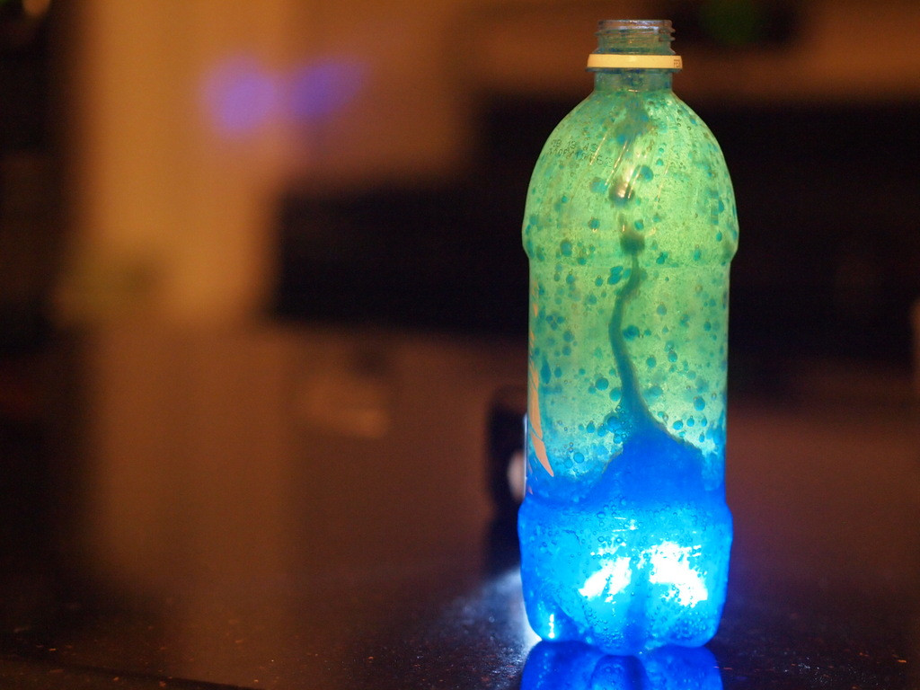 Diy Lava Lamp For Kids
 Easy Crafts for Kids DIY Lava Lamp ItsySparks