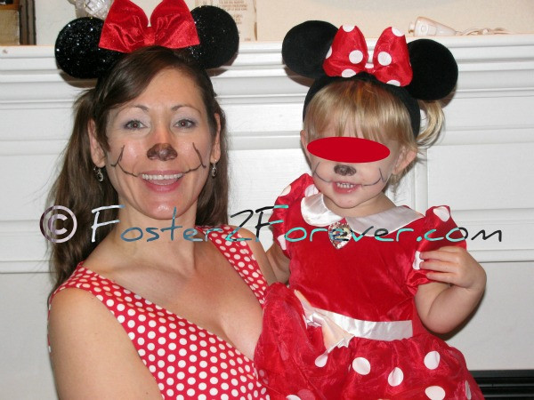DIY Minnie Mouse Costume For Toddler
 Easy DIY Disney Mickey and Minnie Mouse Costumes
