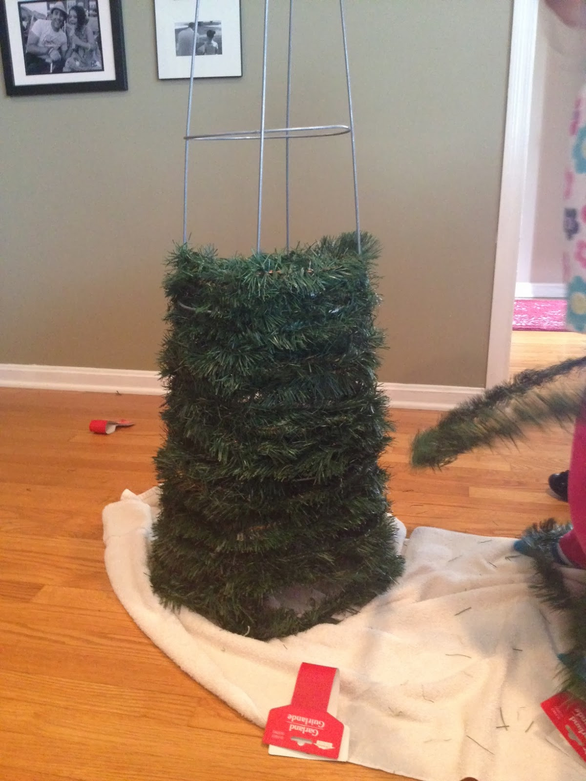 DIY Outdoor Christmas Tree
 Two It Yourself DIY Outdoor Christmas Trees from