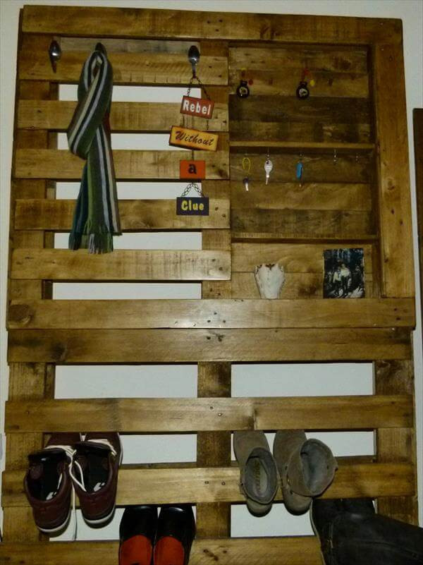 DIY Pallet Coat Rack
 Pallet Shoe and Coat Rack