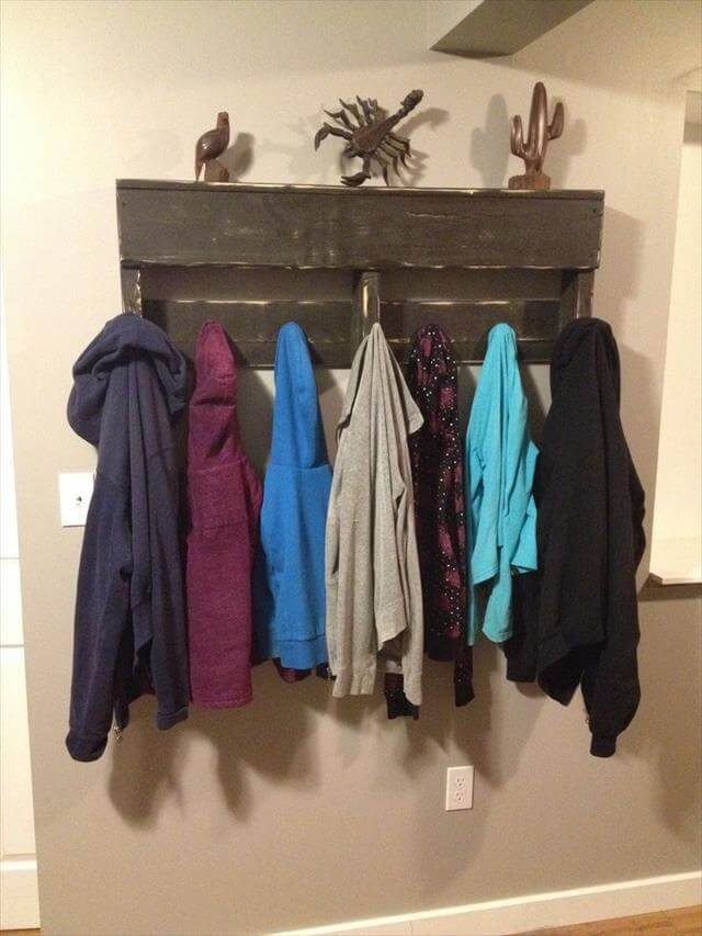 DIY Pallet Coat Rack
 10 Reclaimed Wood Pallet Coat Rack