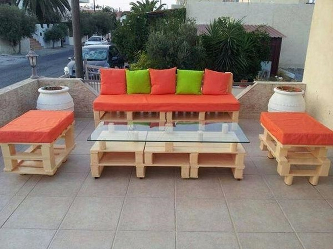 DIY Pallet Furniture Plans
 Creative Pallet Wood Repurposing Designs