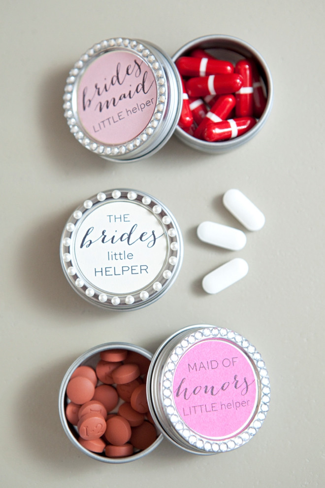 DIY Pill Box
 Make your own darling wedding pill box