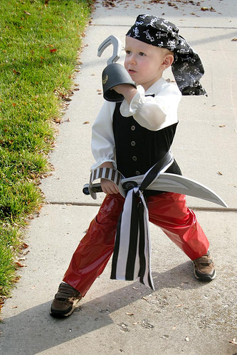 DIY Pirate Costumes For Kids
 Itty Bitty Halloween Ideas DIY Pirate Costumes For Kids
