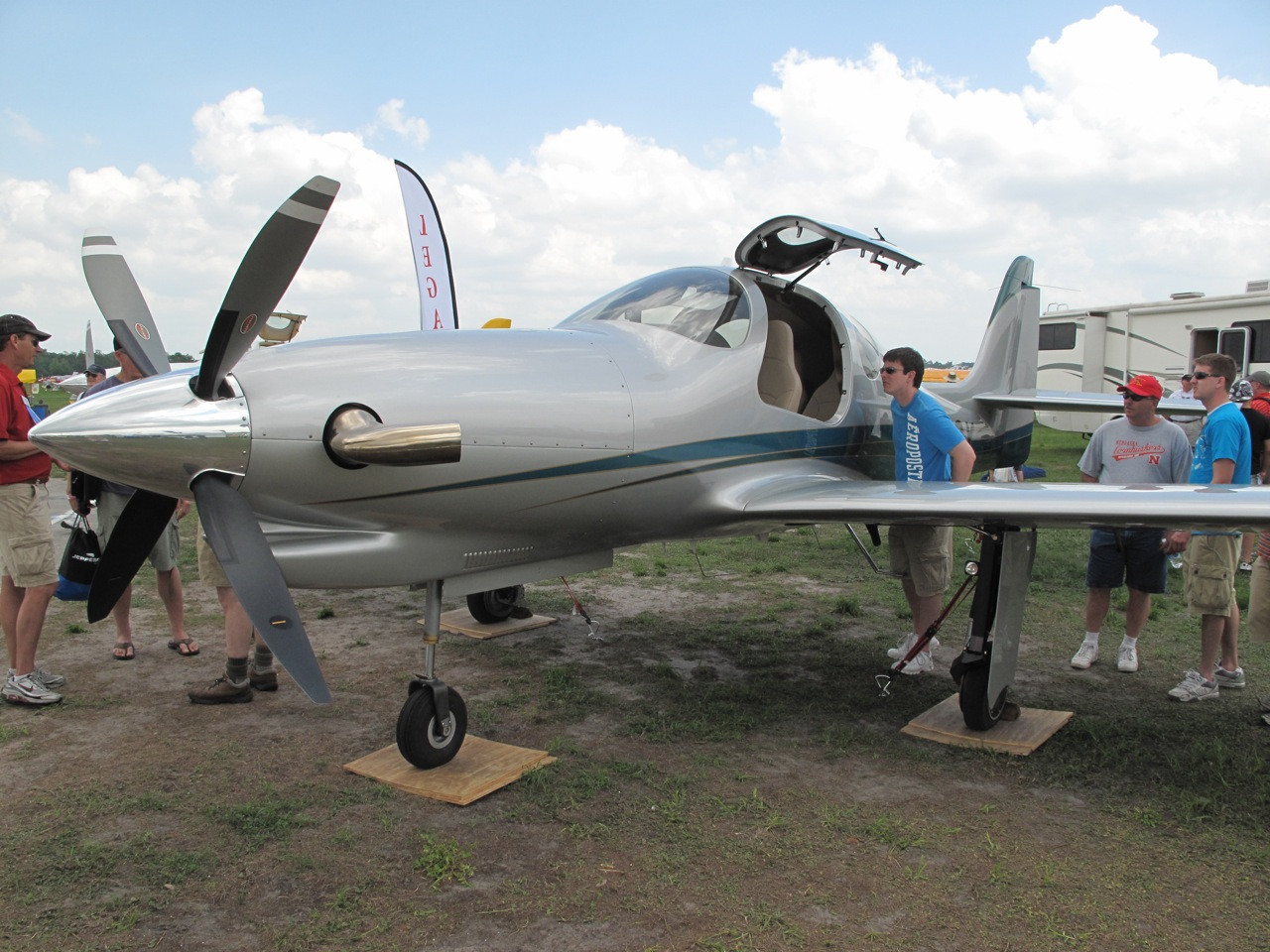 DIY Plane Kit
 DIY Airplane bines Four Seats Turbine Power and Jet