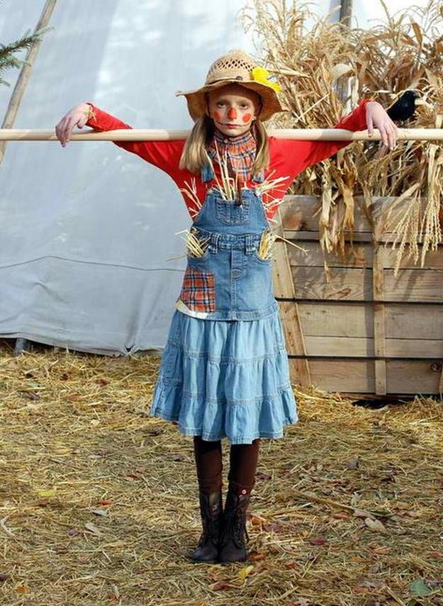 DIY Scarecrow Costume For Adults
 17 DIY Scarecrow Costume Ideas From Clever to Creepy