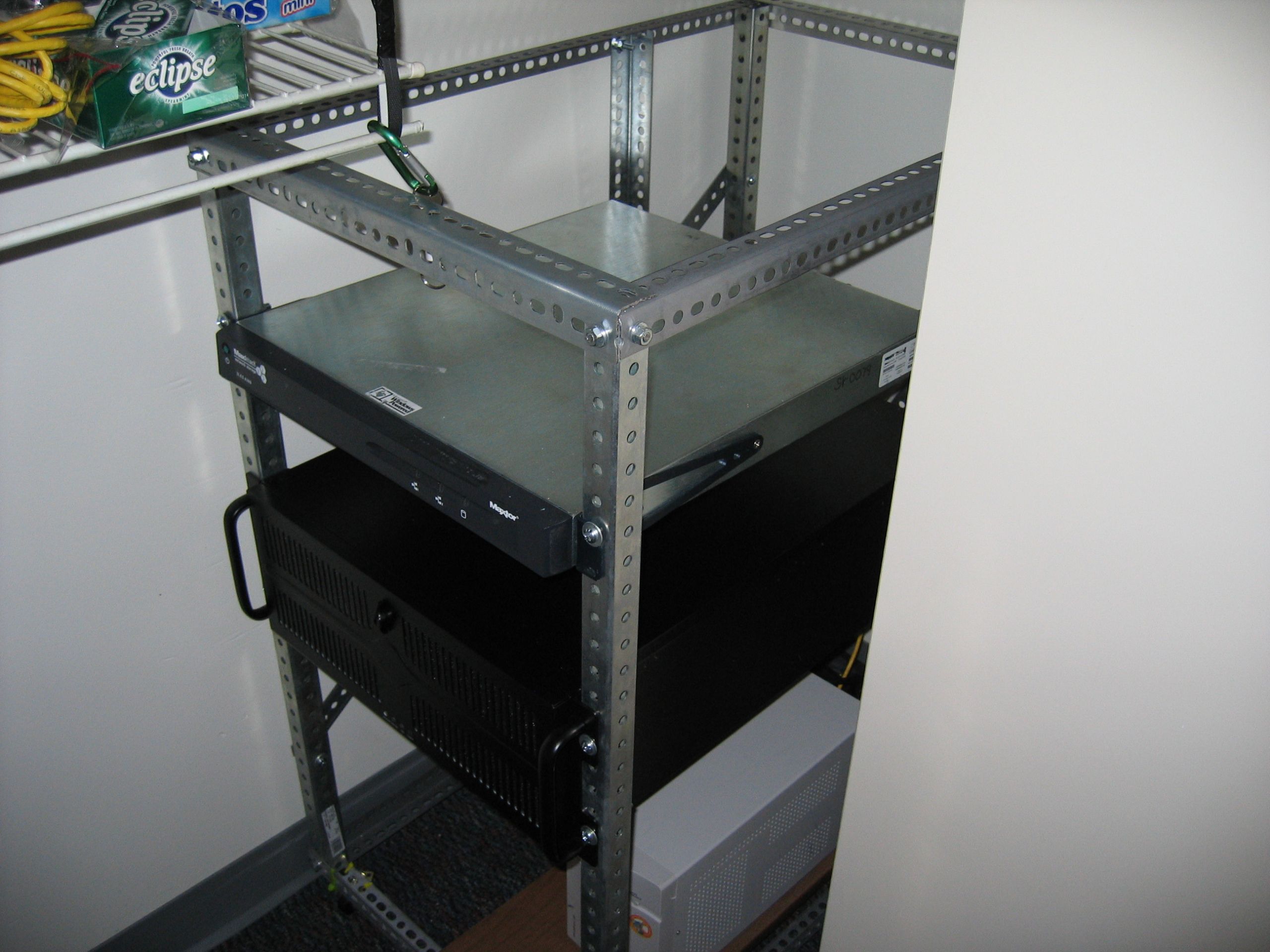 DIY Server Racks
 DIY 20U server rack