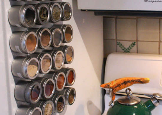 DIY Spice Rack Apartment
 Magnetic Spice Rack DIY Apartment Projects 10 Projects