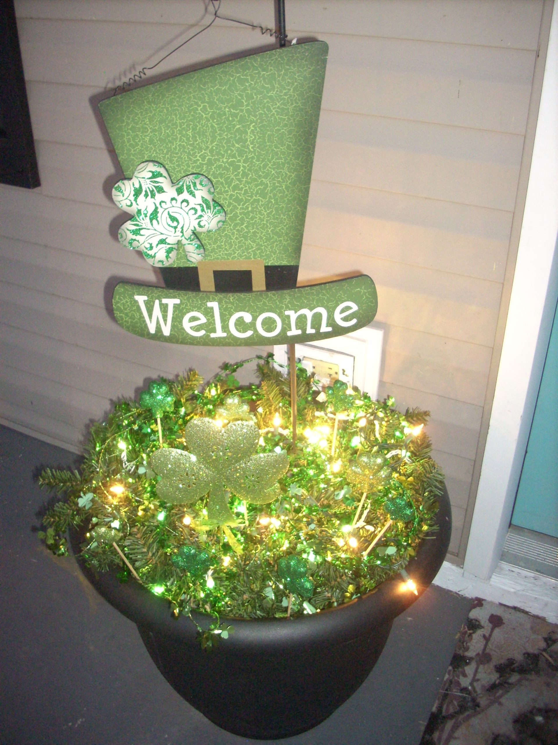 Diy St Patrick's Day Decorations
 St Patricks Day Porch decoration I made Shown at night
