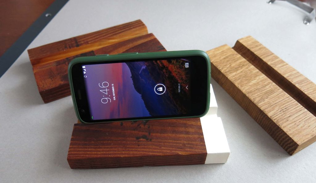 DIY Wooden Phone Stand
 DIY Wooden Phone Stand 7 Steps