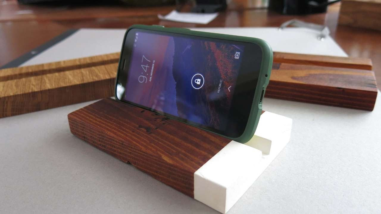 DIY Wooden Phone Stand
 How To Make A Simple And Sleek Wooden Phone Stand DIY