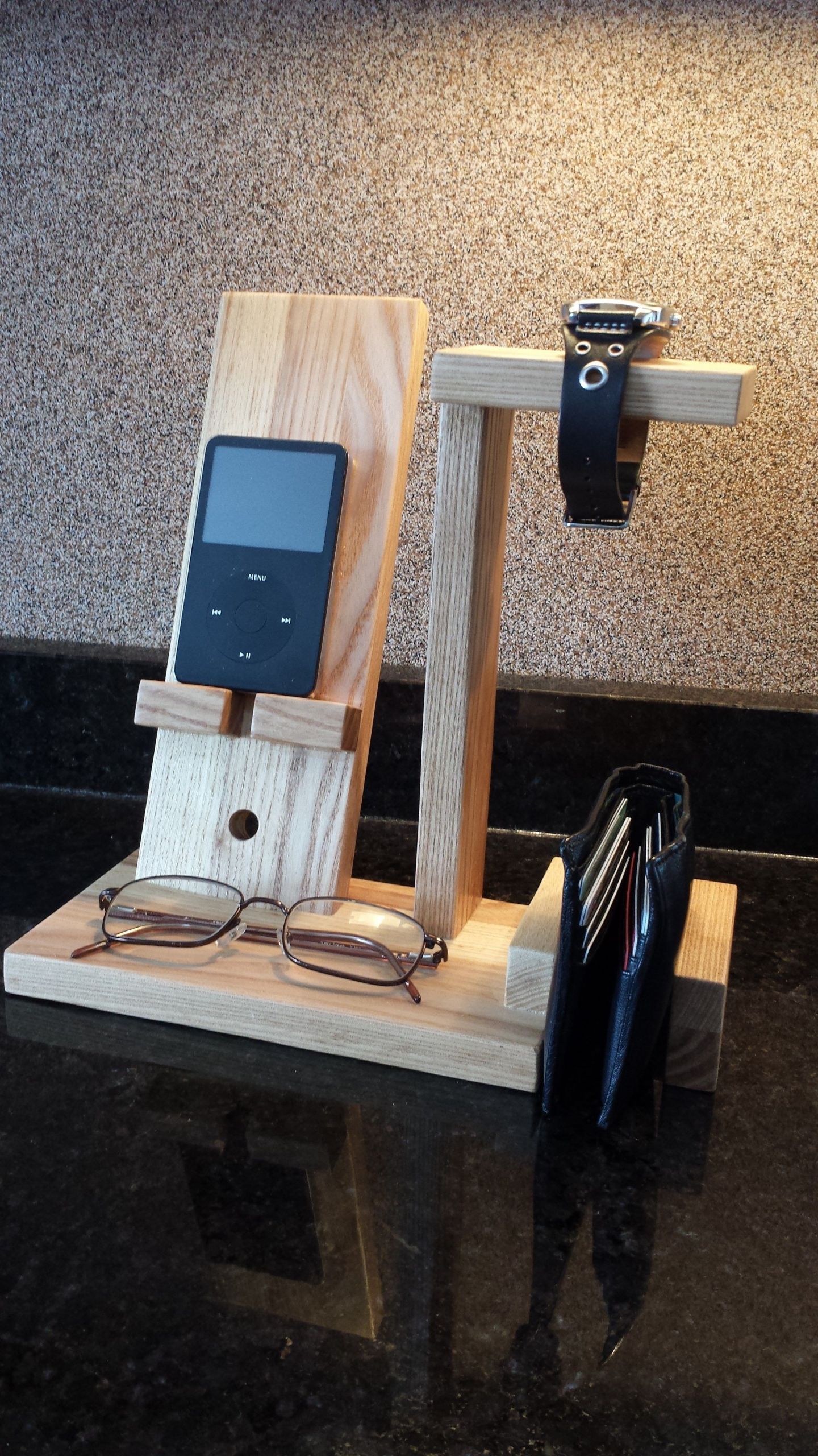 DIY Wooden Phone Stand
 Cell phone stand charging station