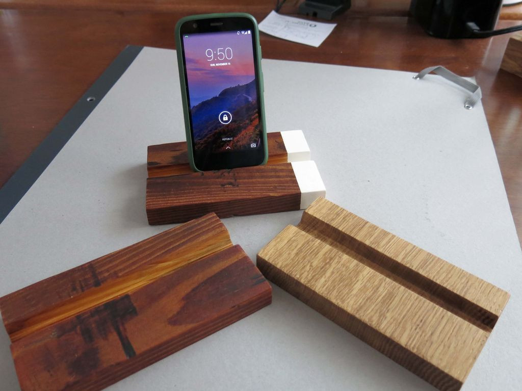 DIY Wooden Phone Stand
 DIY Wooden Phone Stand 7 Steps