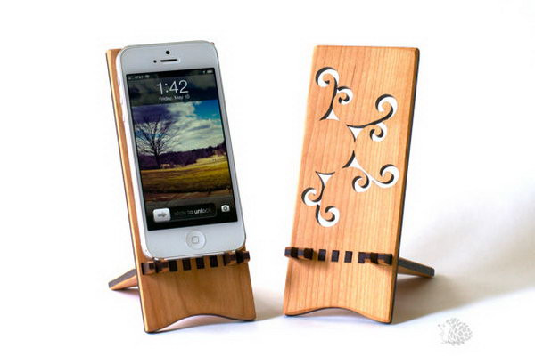 DIY Wooden Phone Stand
 40 DIY iPhone Stand and Tripod Ideas Hative