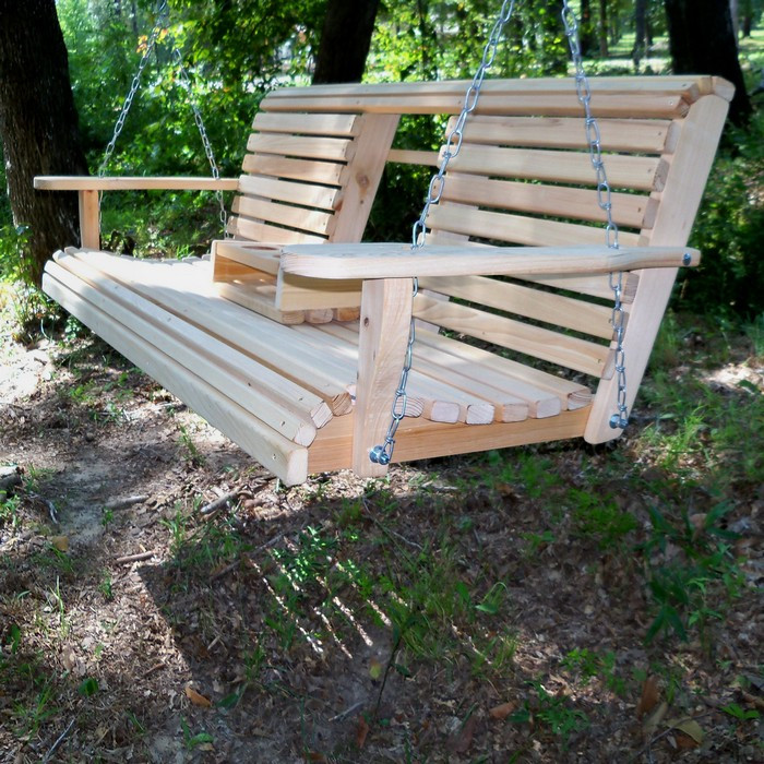 DIY Wooden Swing
 Unwind in your yard with a DIY wood porch swing with cup