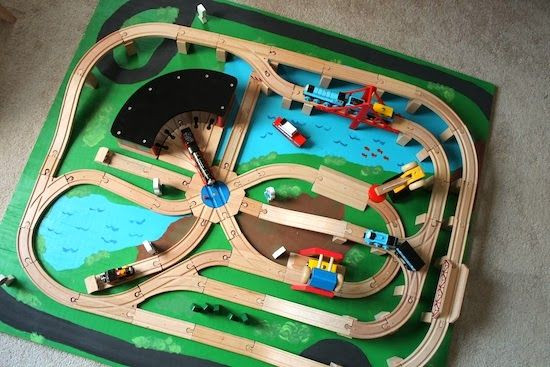 DIY Wooden Train Tracks
 DIY circuit train