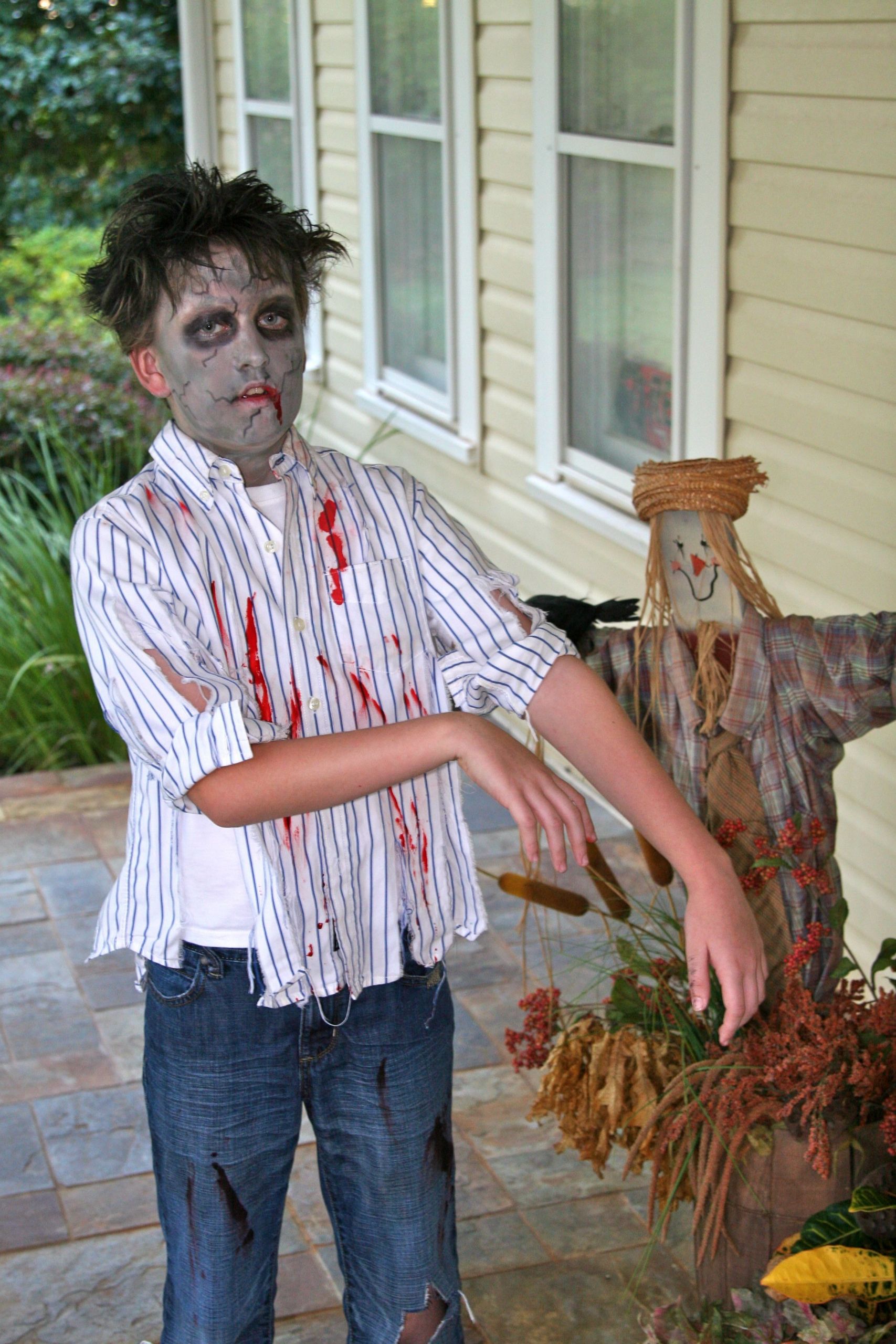 DIY Zombie Costume For Kids
 zombie costume