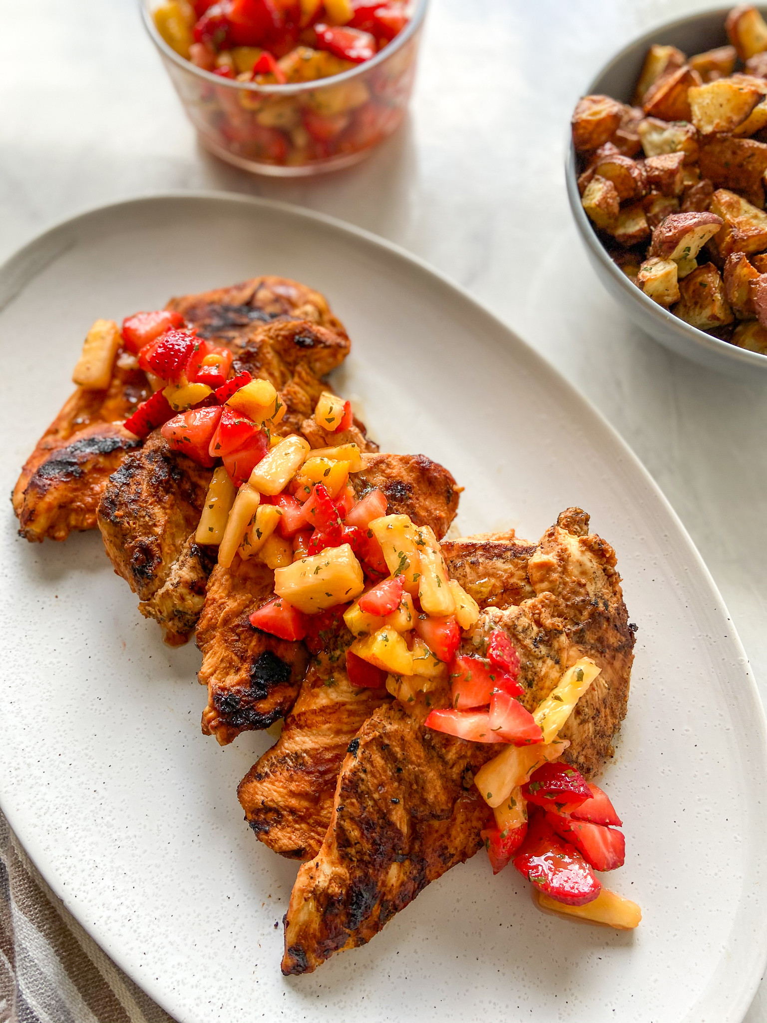 Does Bbq Sauce Have Dairy
 BBQ Chicken with Fruit Salsa Paleo & Whole 30