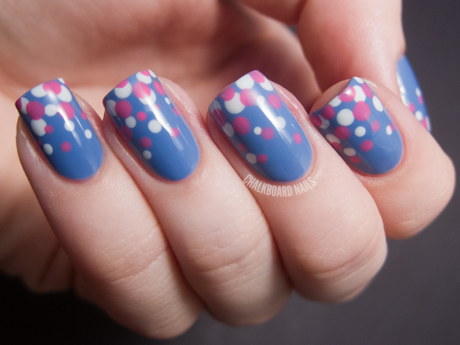 Dot Nail Art
 Blue and pink gra nt dots Tutorial