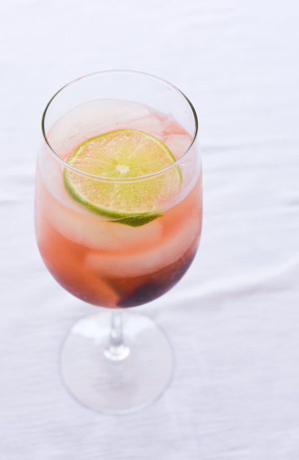 Drinks With Spiced Rum
 Spiced Rum Cocktail with White Zinfandel Recipe