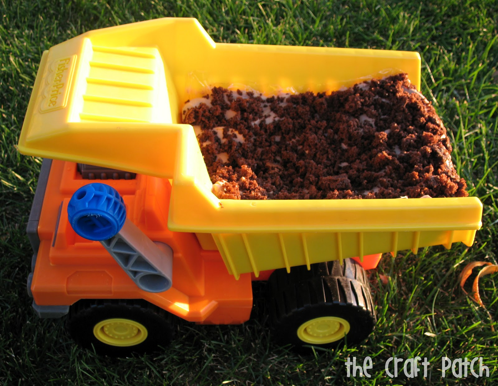 Dump Truck Birthday Cake
 Easy Boy s Birthday Cake The Dump Truck Cake