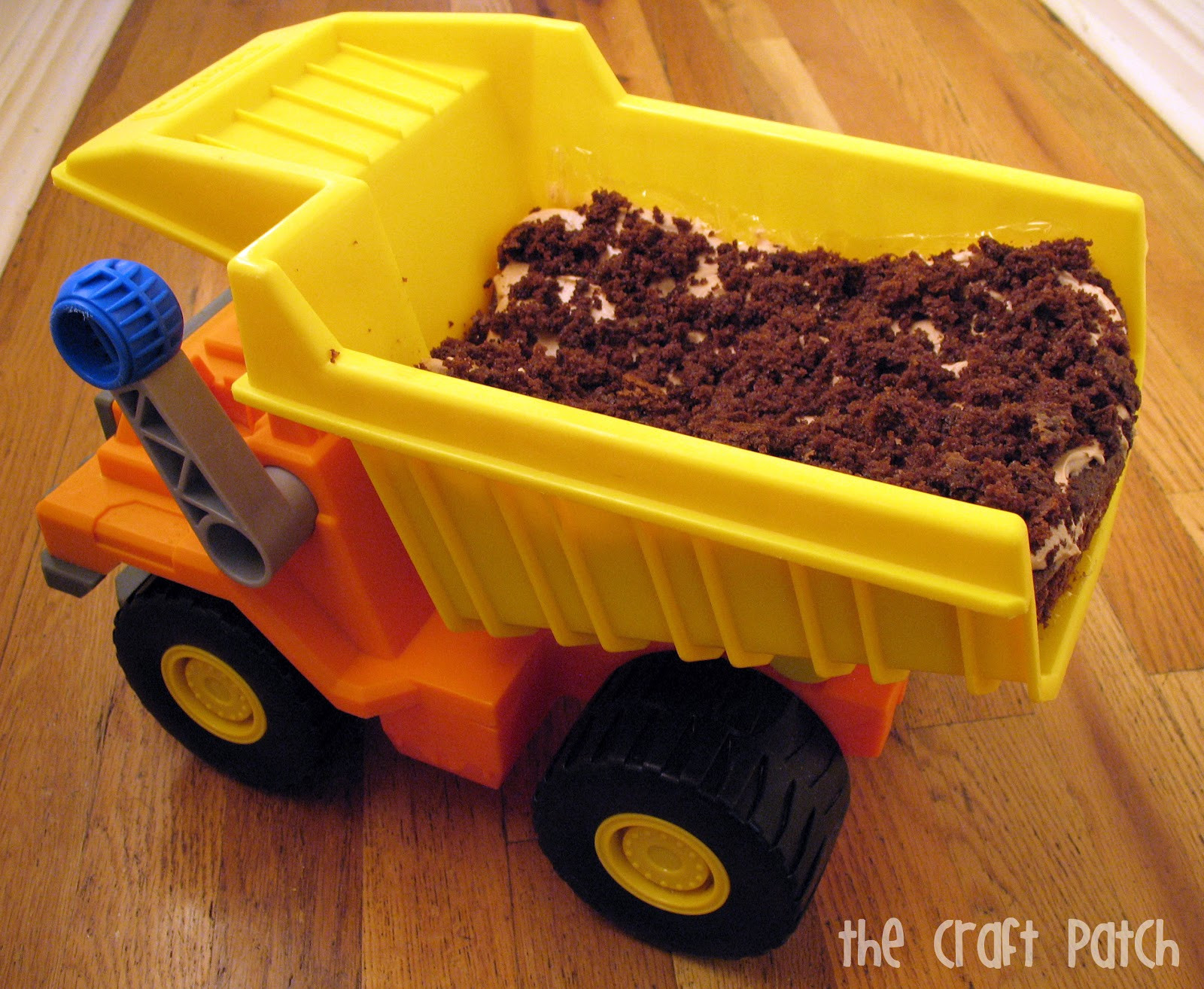 Dump Truck Birthday Cake
 Easy Boy s Birthday Cake The Dump Truck Cake