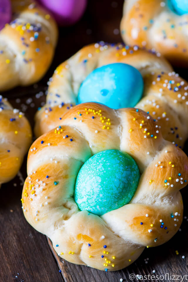 Easter Bread Recipes
 Italian Easter Bread Rolls Soft Twisted Homemade Roll