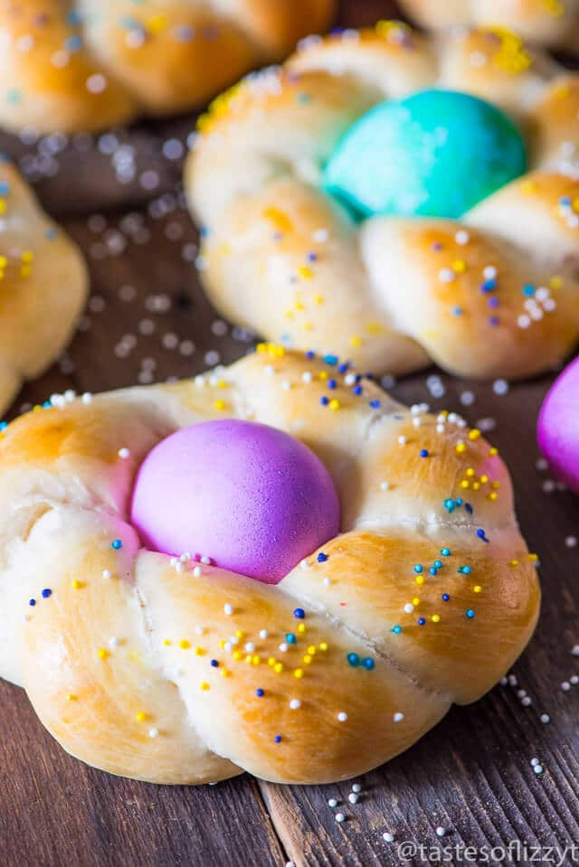 Easter Bread Recipes
 Italian Easter Bread Rolls Soft Twisted Homemade Roll