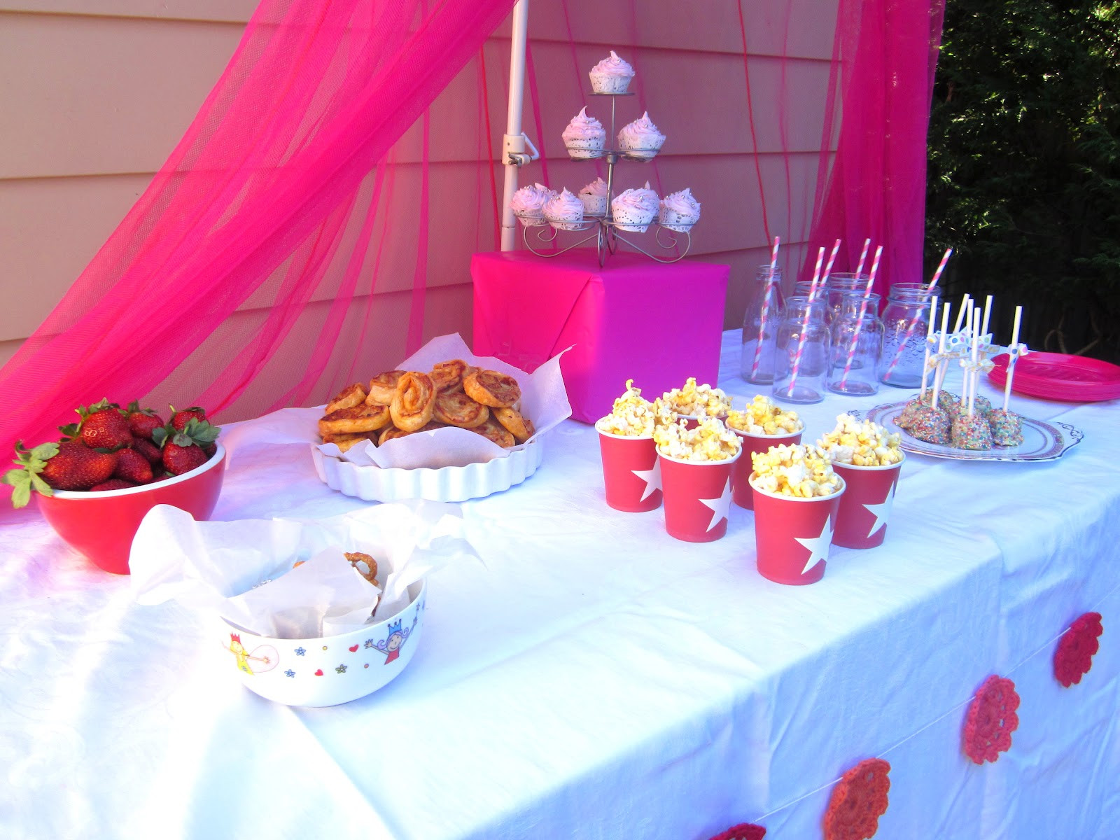 Easy Birthday Decorations
 Desire Empire Simple Food Ideas for a LIttle Girls Party