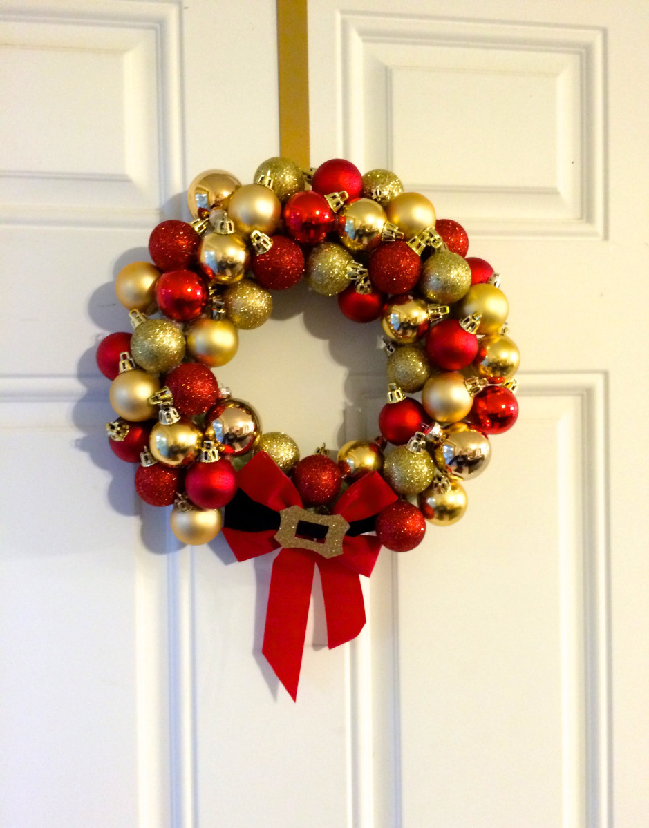 Easy DIY Christmas Wreath
 Fun Cheap & Easy DIY Christmas Ornament Wreath