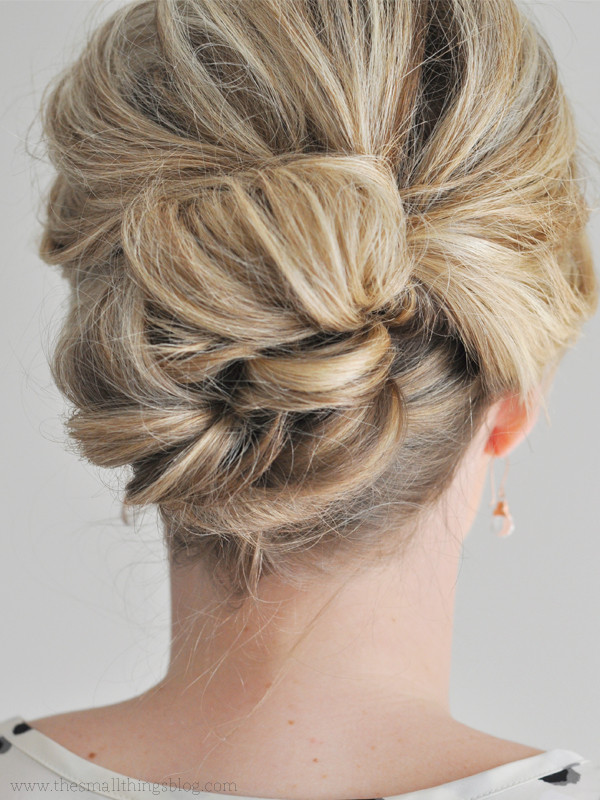 Easy Updo Hairstyles
 5 Easy Updos for Medium Hair