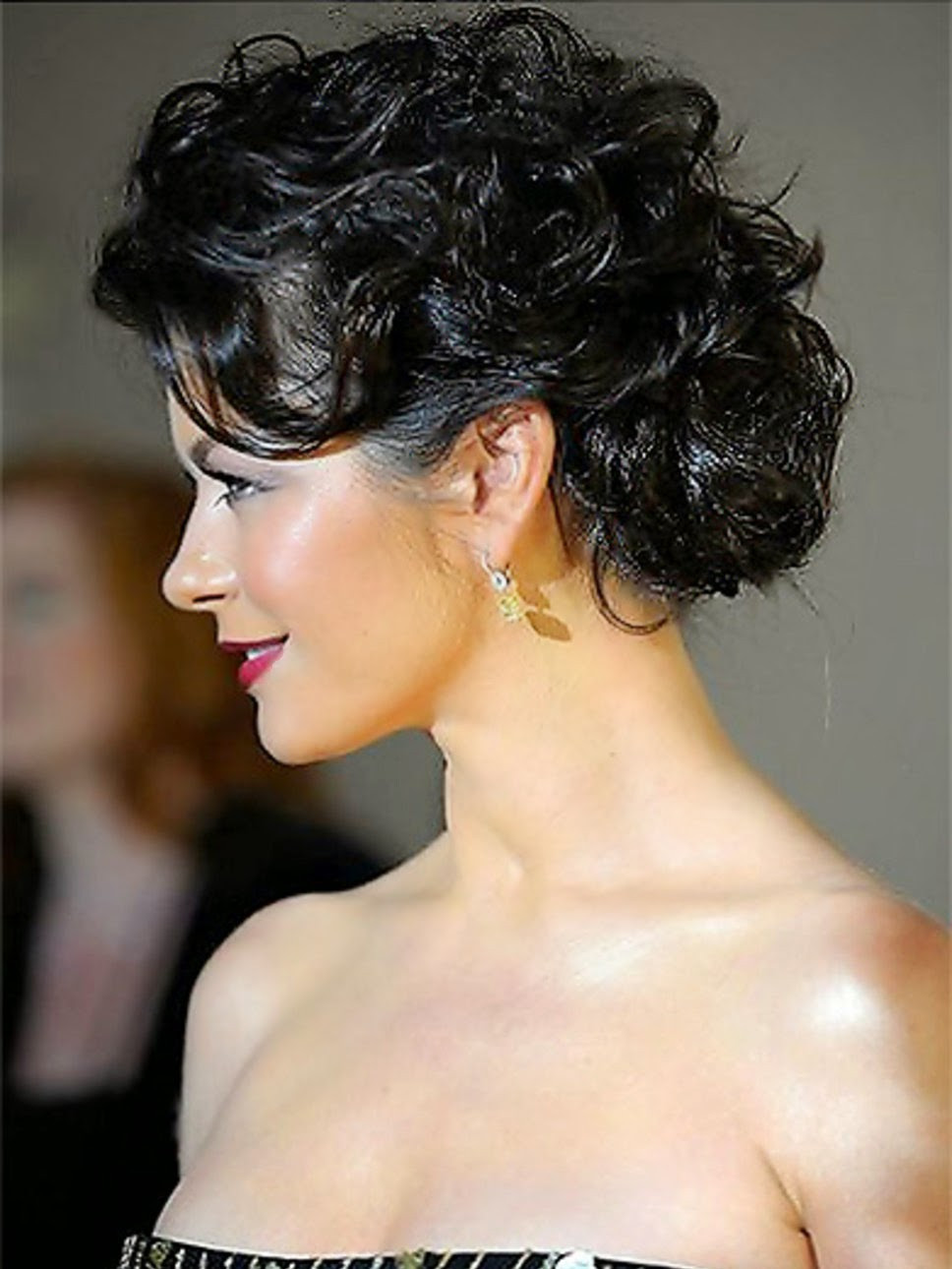 Easy Updo Hairstyles
 Top 9 Easy Stylish Updos For Curly Hair