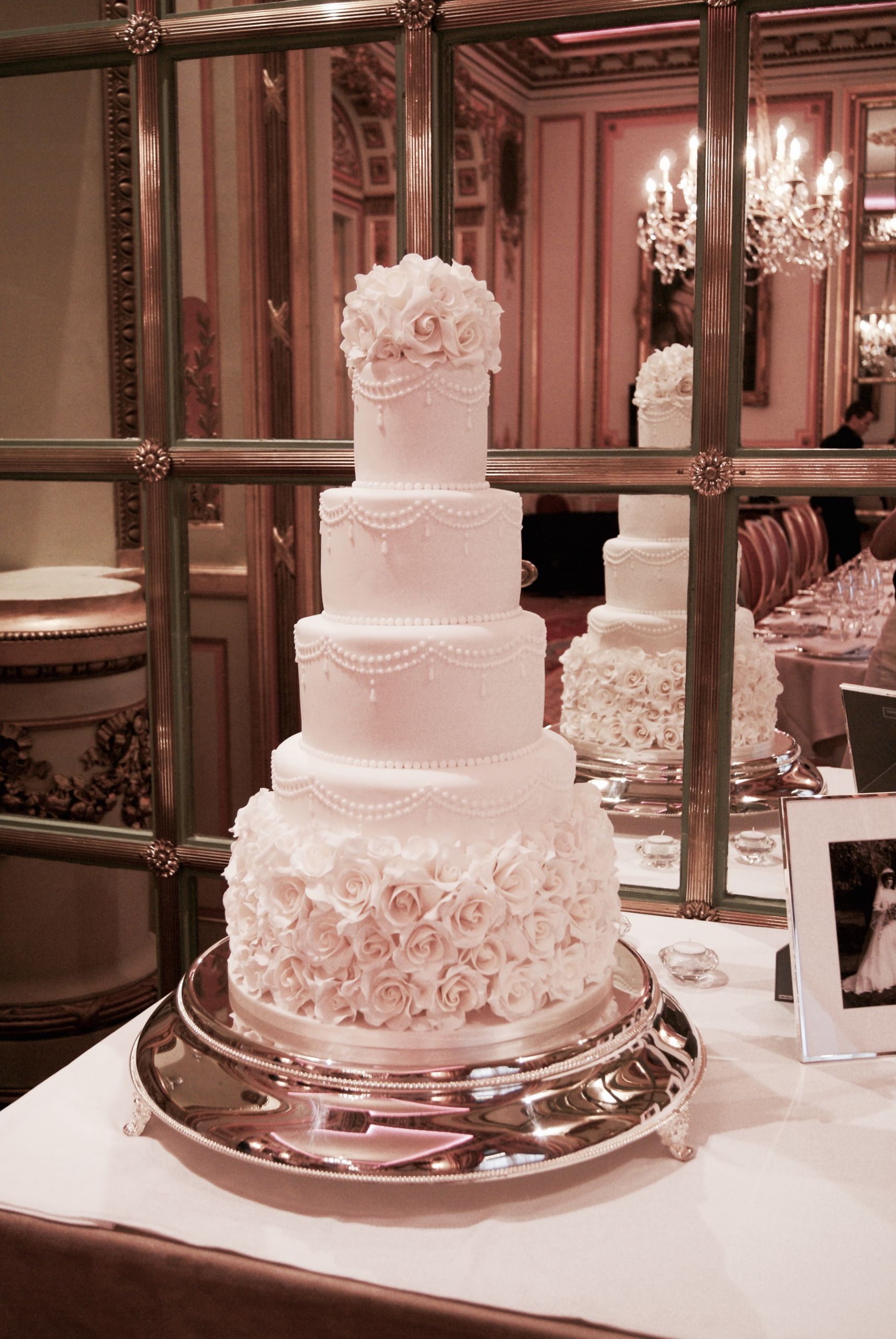 Elegant Wedding Cake
 Bespoke Wedding Cakes Hall of Cakes