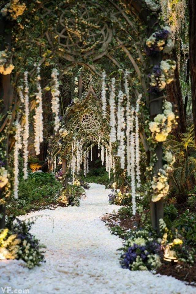 Enchanted Beach Weddings
 20 Gorgeous Walkway Ideas Leading Guests To Your Wedding