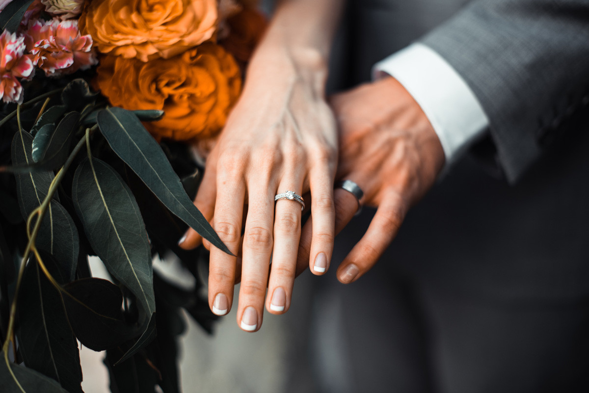 Engagement Rings Vs Wedding Rings
 Engagement Ring vs Wedding Ring and Wedding Band Differences