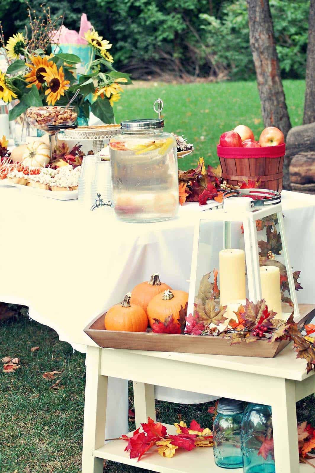 Fall Backyard Party Ideas
 30 Fabulous Outdoor Decorating Ideas to Host a Fall Party