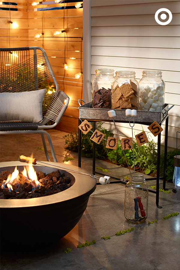 Fall Backyard Party Ideas
 55 Cozy Fall Patio Decorating Ideas DigsDigs