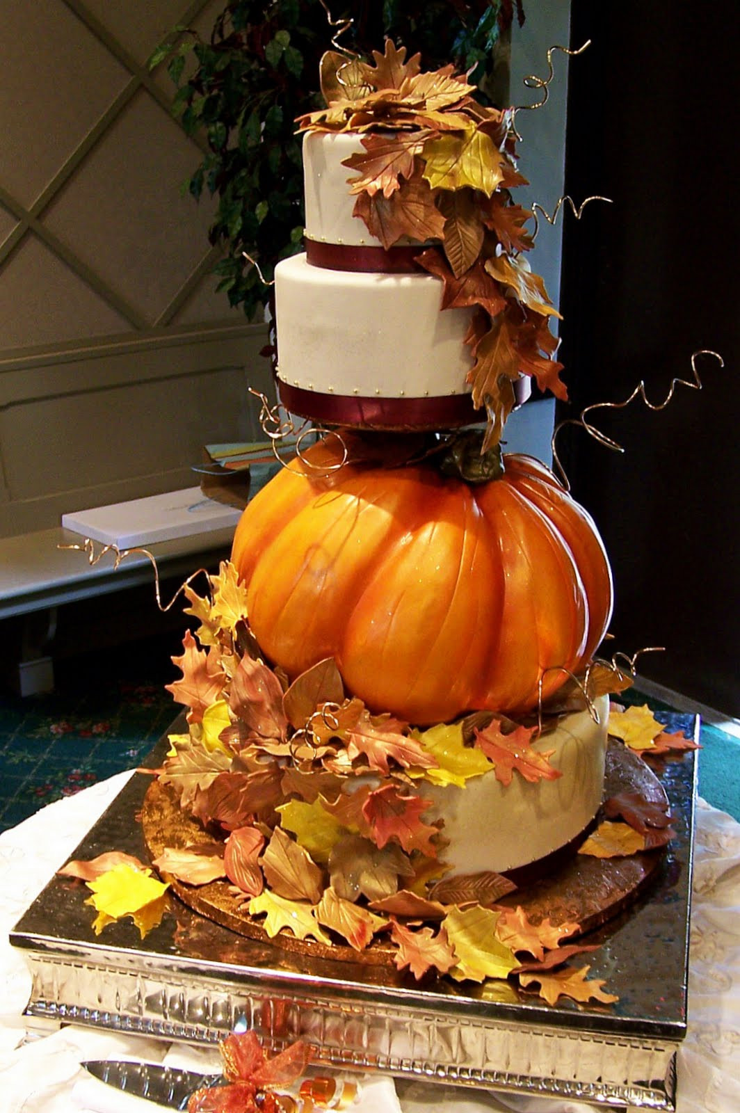 Fall Themed Wedding Cakes
 45 Incredible Fall Wedding Cakes that WOW