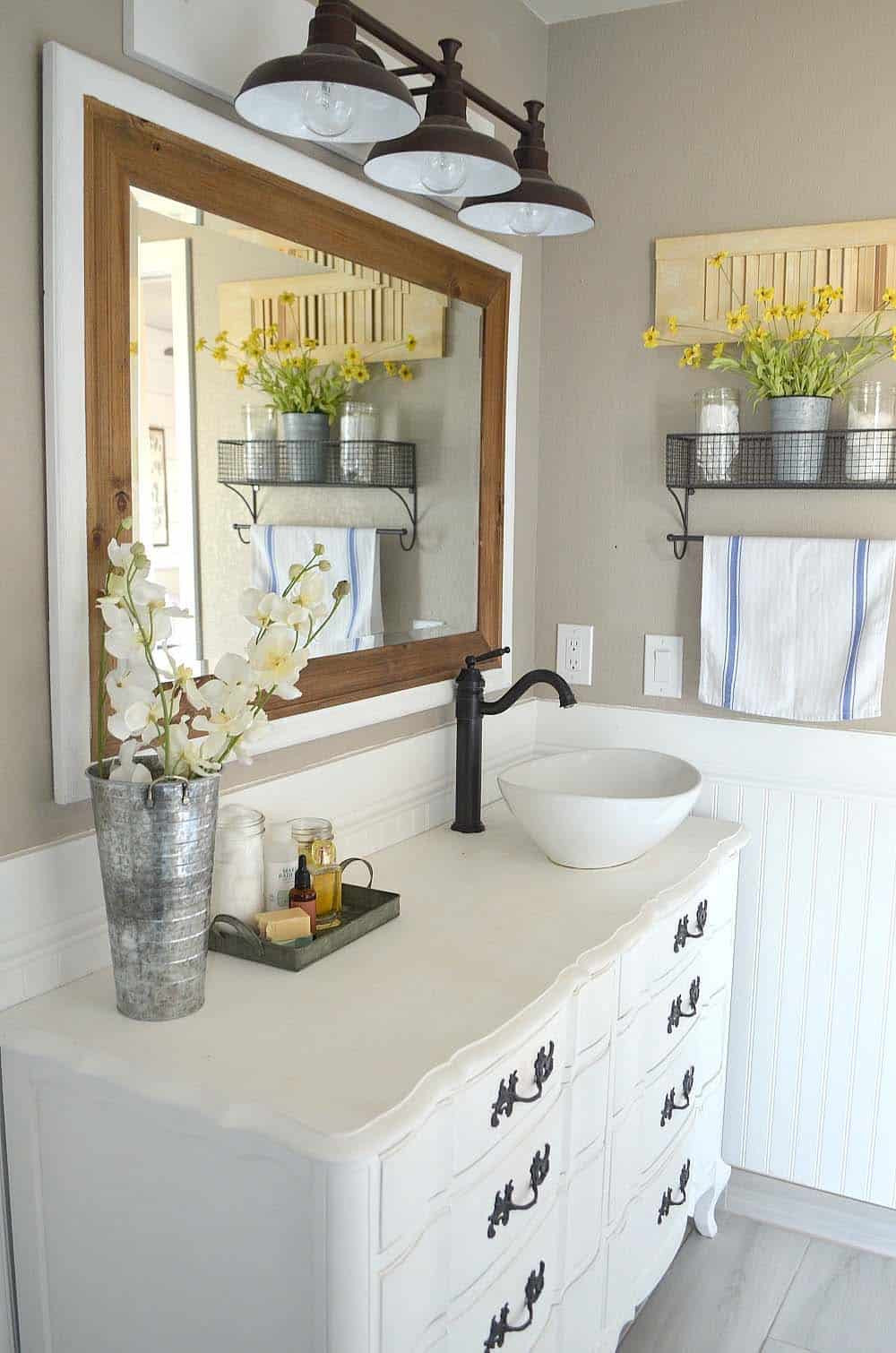 Farmhouse Bathroom Decor
 21 Gorgeous farmhouse style bathrooms you will love