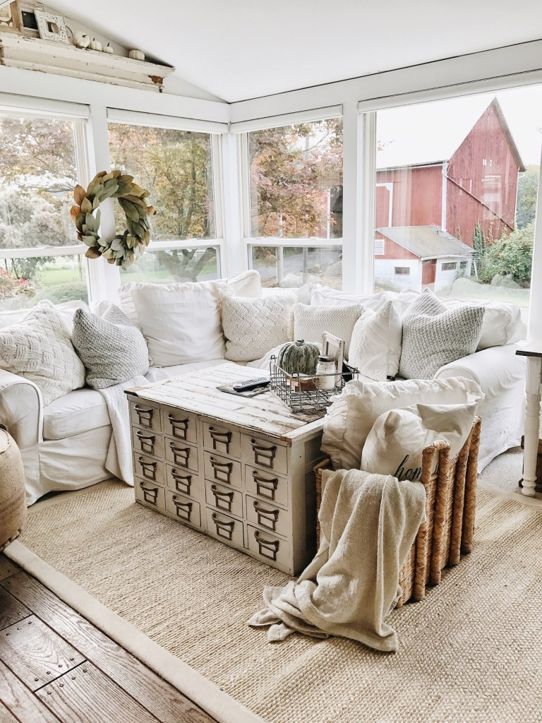 Farmhouse Living Room Ideas
 10 Gorgeous Farmhouse Living Rooms – Hallstrom Home