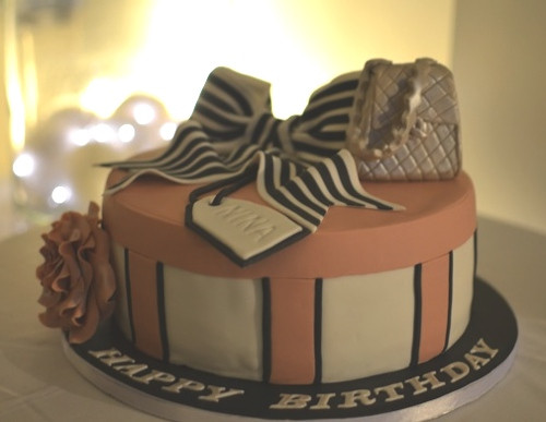 Fashion Birthday Cake
 30 Best Designer Fashion Birthday Cakes TrendSurvivor