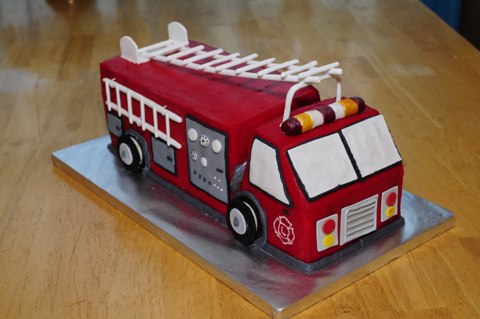 Fire Truck Birthday Cake
 Lindsay s Custom Cakes Fire Truck Birthday Cake